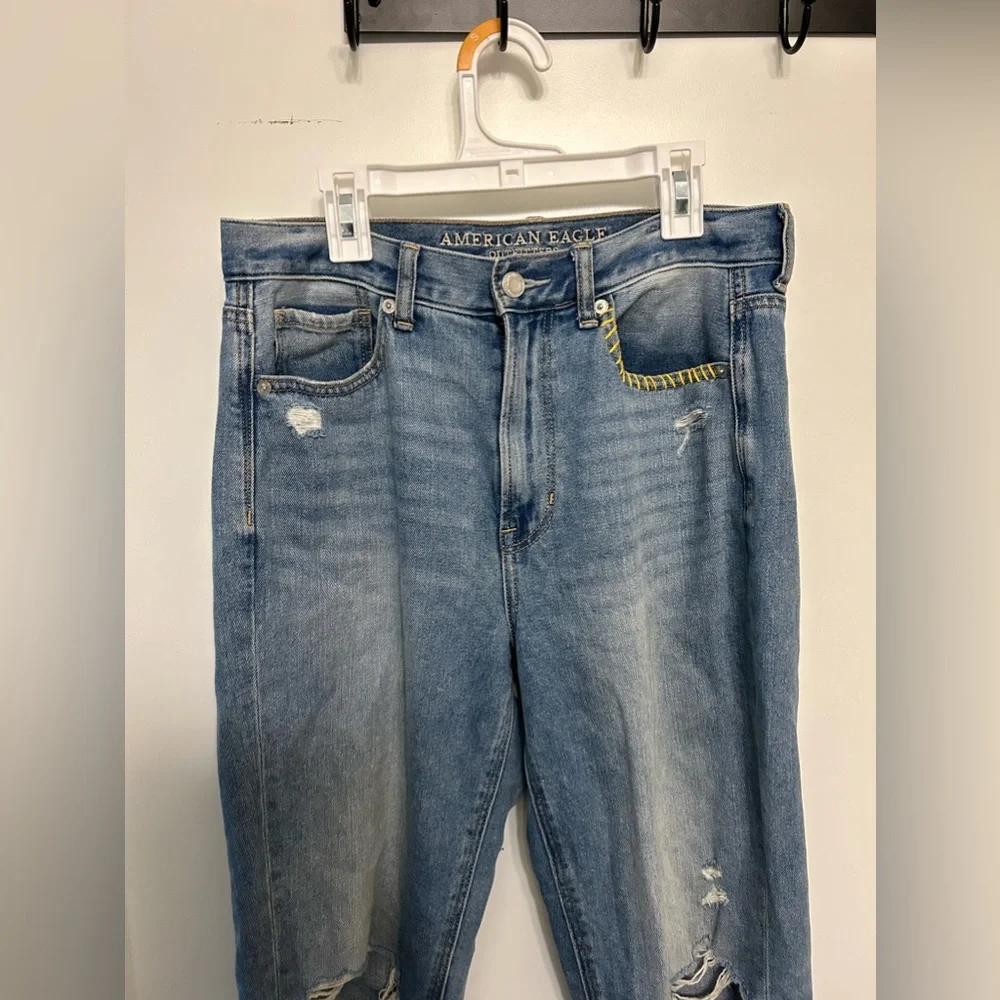 American Eagle University of Iowa Embroidered High-Waisted Jeans - Picture 3 of 14